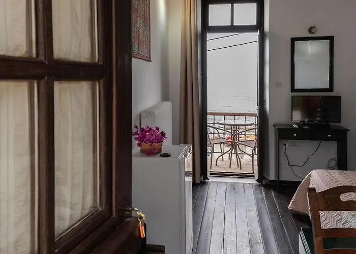 Daire Belessi's Mansion Monemvasía