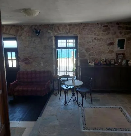 아파트 Belessi's Mansion 모넴바시아
