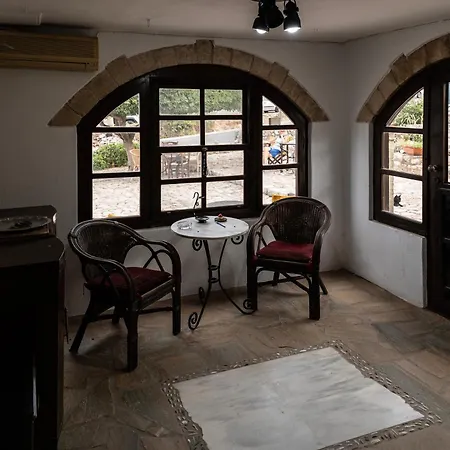 Belessi's Mansion Apartment *