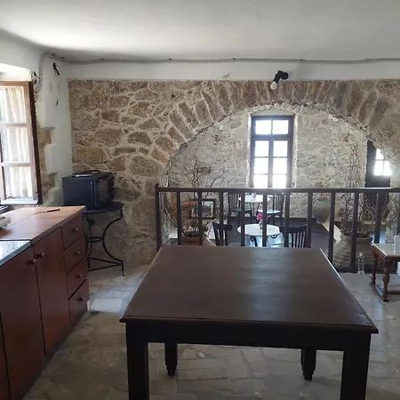 Belessi's Mansion Apartment Yefira