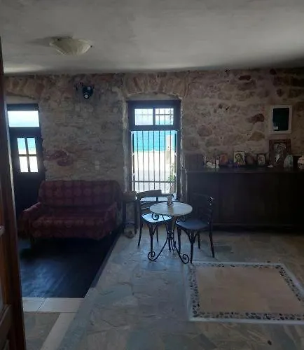 شقة Belessi's Mansion Monemvasía