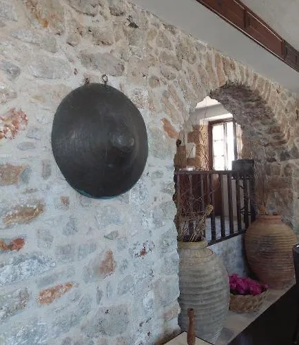 Belessi's Mansion דירה