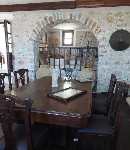 Belessi's Mansion דירה *