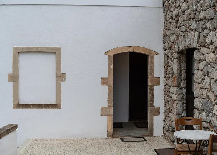 Belessi's Mansion דירה