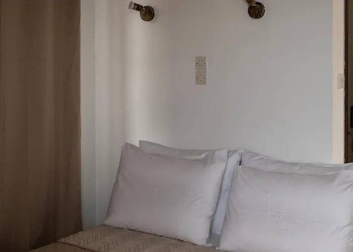 Belessi's Mansion מונמבאסיה