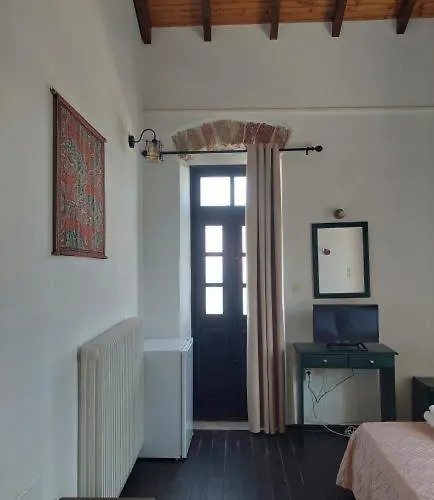 Belessi's Mansion דירה מונמבאסיה