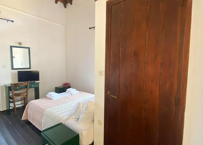 Belessi's Mansion דירה מונמבאסיה