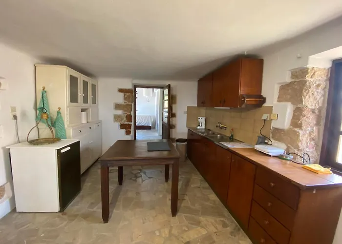 Belessi's Mansion מונמבאסיה