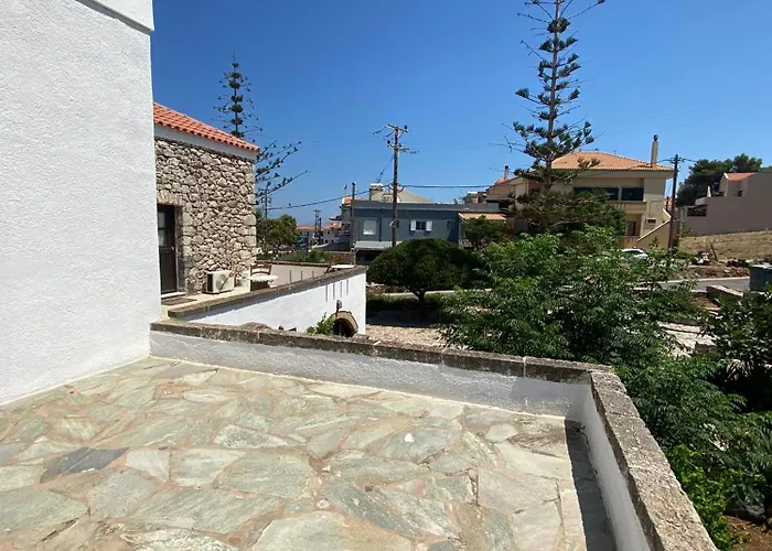 Belessi's Mansion דירה