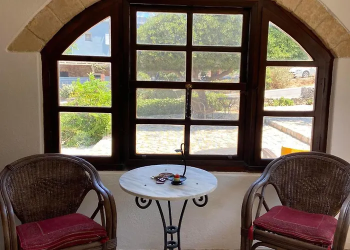 Belessi's Mansion מונמבאסיה