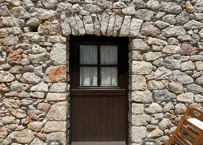 Belessi's Mansion דירה